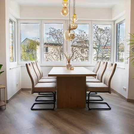 Apartment Base Business And Family, 2bedrooms And Workspace *