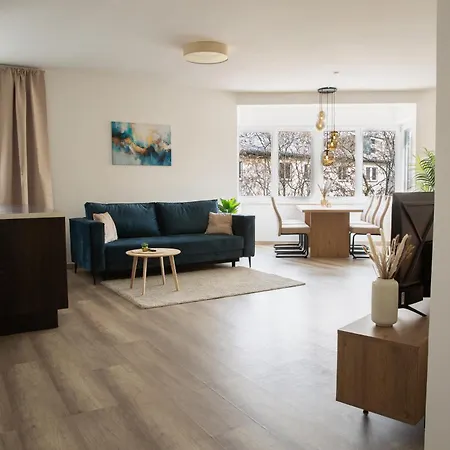 Base Business And Family, 2bedrooms And Workspace Apartment *