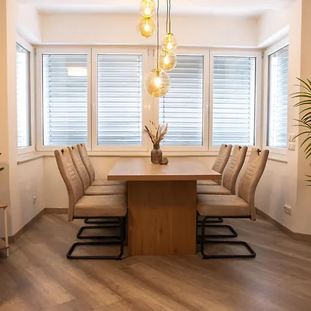 Apartment Base Business And Family, 2bedrooms And Workspace *